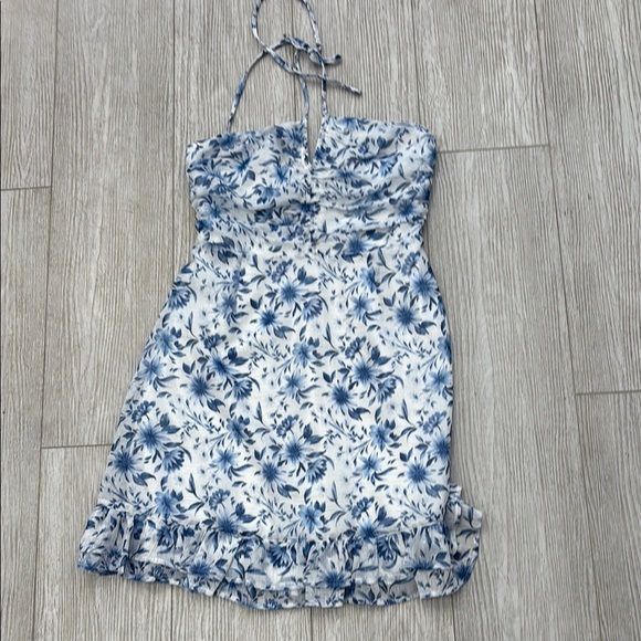 Lulus Stunning Shine White Floral Print Halter Blue white Mini Dress size small - Picture 4 of 14